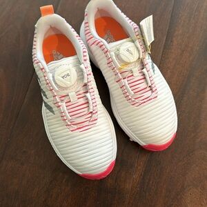 Adidas girl’s golf shoes US 1 1/2 Medium NWT
